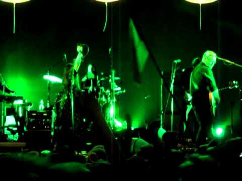 Wir Sind Helden - Nur Ein Wort & These Boots Are Made For Walking