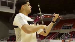 US anthem played by the violinist Frabian Eli