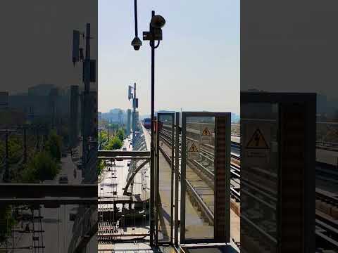 Metro de Santiago Línea 4 (AS02) ingresando a Estación TRINIDAD