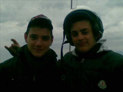 e guagliun e miez a vi