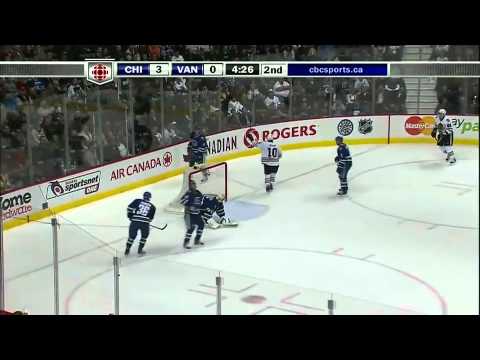 Vancouver Canucks vs Chicago Blackhawks Highlights 11/20/10