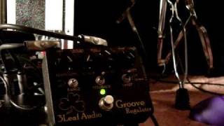 Video thumbnail for 3Leaf Audio Groove Regulator Envelope Filter Demo on bass by Bryan R Tyler