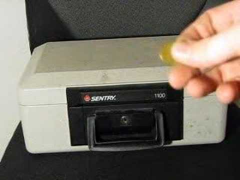 Sentry 1100 fire safe opened with penny