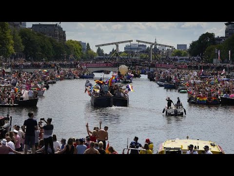 Nach 2 Jahren: Hunderttausende feiern Pride-Paraden in ganz Europa