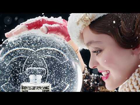 Chanel No 5 L`Eau -  Holiday Campaign 2019