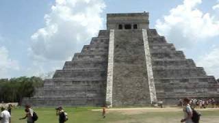 preview picture of video 'CHICHEN ITZA (Mexico) - Mayan Ruins - UNESCO World Heritage Site'
