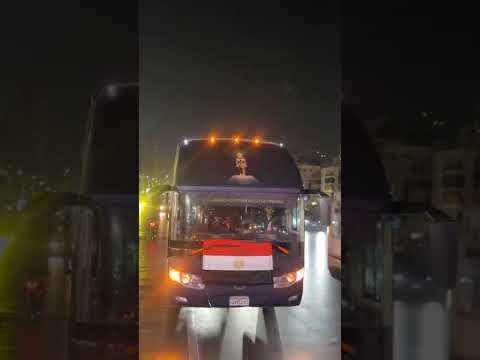 باصات بتلف الشوارع للترويج لحفل افتتاح المتحف المصري الكبير