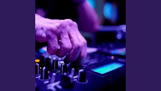 Download lagu DJ Slebew Remix Tik Tok mp3