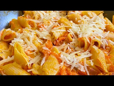 Pasta with Pumpkin and Speck! Creamy and Delicious Pasta! Quick and easy recipe!