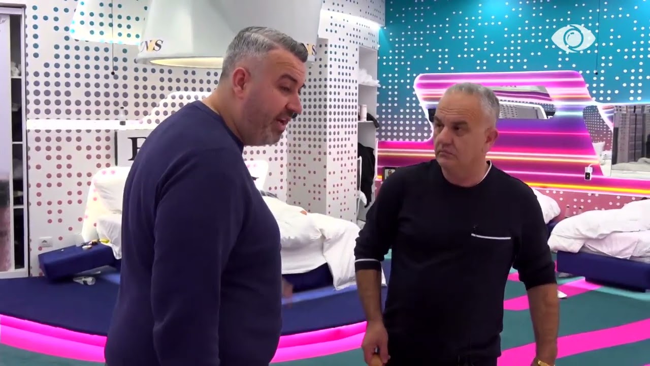 Ti del me zarf të zi, me ato fjalë…/ Mateo diskuton me Rogertin