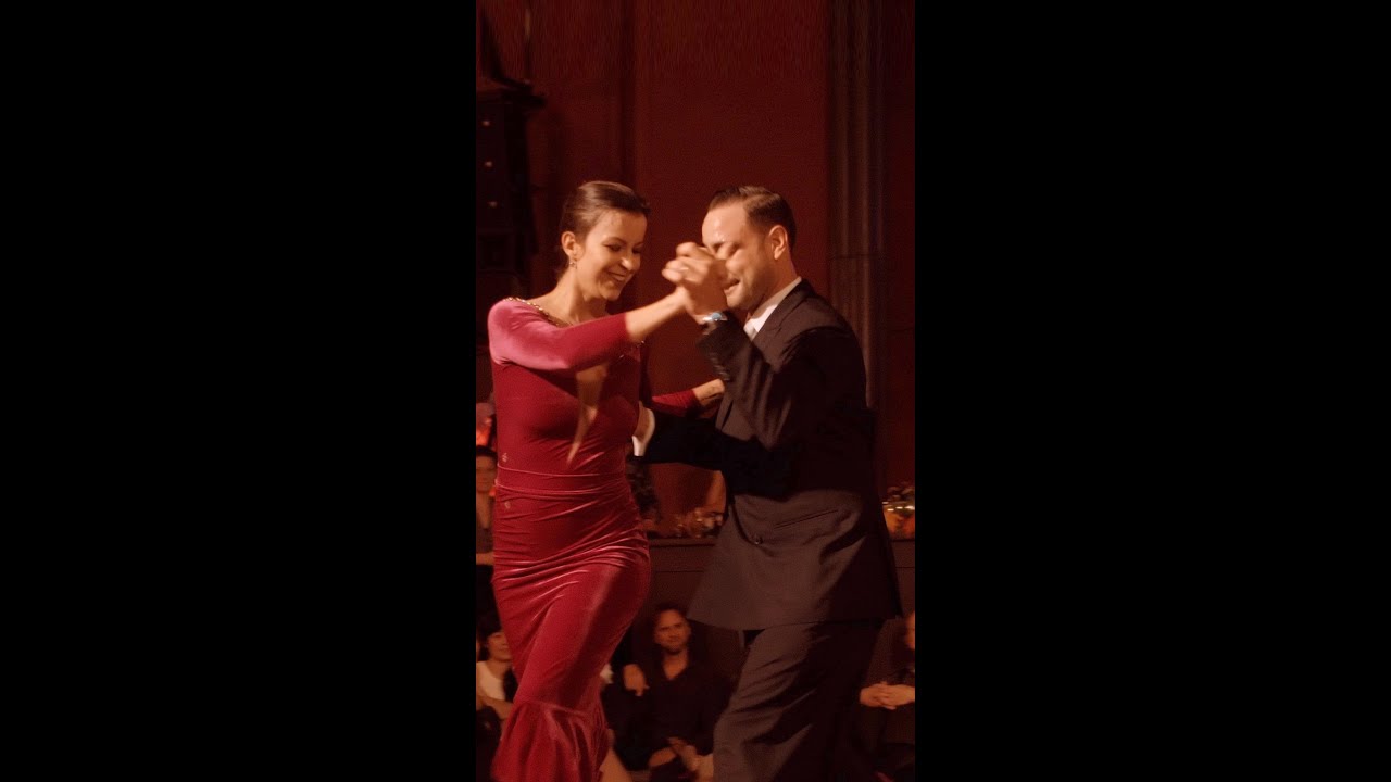 Video thumbnail for Stephanie Fesnau and Fausto Carpino – Imaginacíon #faustoystephanie #tangotagehalle #030tango