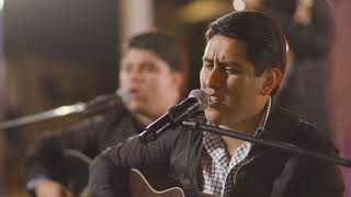 Hombre Alegre (En Vivo) Lyrics English Translation
