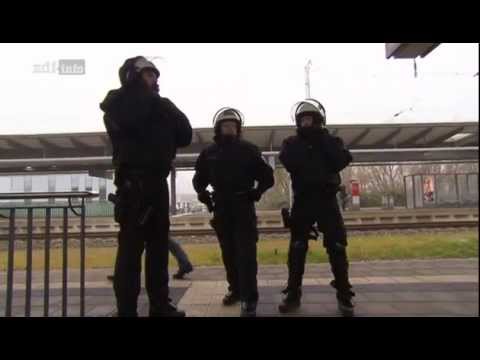 Polizisten in Extremsituationen - St. Pauli vs. Hansa Rostock