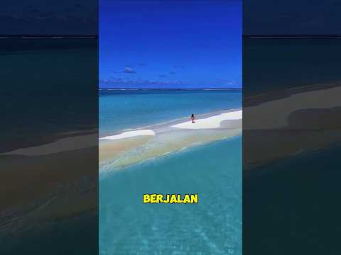YouTube · Indofactsviral — Pernahkah kamu membayangkan berjalan di tengah laut dengan air di kiri dan kanan? Pantai Ngur...