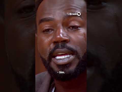 Jonathan Azevedo se emociona ao falar sobre sua chegada no grupo teatral 