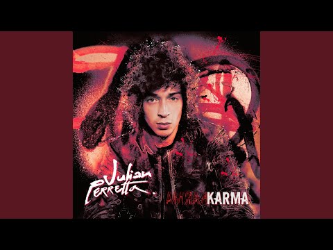 Videoclip de I Cry — Julian Perretta