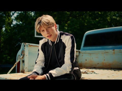 Mason Ramsey - Reasons To Come Home [Official Music Video]