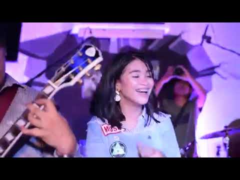 Kahit ayaw mo na-THIS BAND LIVE at legaspi city