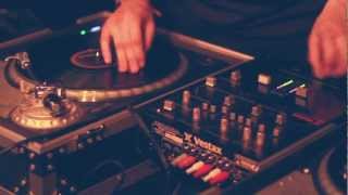 Dirty Diamonds Showcase : The Bourbon