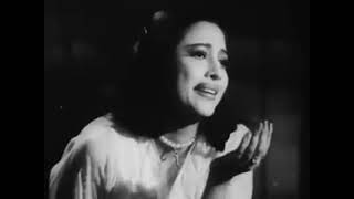 Uttam Kumar as Othello and Suchitra Sen as Desdimona in a Shakepeare Play | Saptapadi Bengali Movie