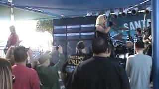 Motley Crue'd "Merry Go Round And Round" (Live)