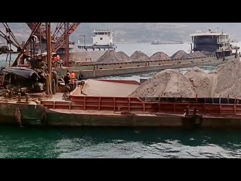 Barge unloads 4600 tons of alluvial sand - Relaxing video, relaxing flow sound