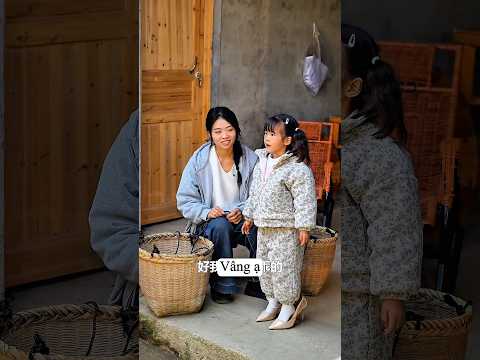 Tiểu Tiên Mua Giày Mới Cho Mẹ Vì Thương Mẹ Nghèo.