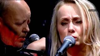 Freddie Wadling &amp; Louise Hoffsten - Me And The Devil Blues (Live Nyhetsmorgon 2010)