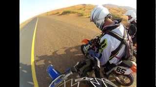 preview picture of video 'Triangle desert ride Dubai with Sandflyers first ride YZ300'