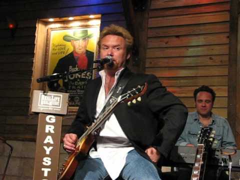 Lee Roy Parnell playing 