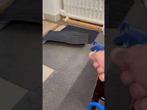Air gun blows away mats, powered by Hyundai HY7524 | tools, trade, DIY
