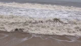 preview picture of video 'Attractive waves view in Cherai Beach - kochi (கவர்ச்சிகரமான கடற்கரை அலைகள்)'