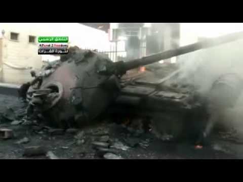 تدمير دبابة لقوات النظام من قبل كتيبة خالد بن الوليد في مدينة دير الزور