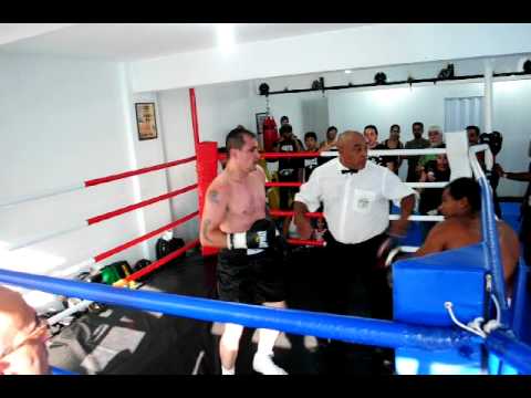 MOHAMMAD SAID - BOXE PROFISSIONAL NA ACADEMIA VERSUS FIGHT CLUB