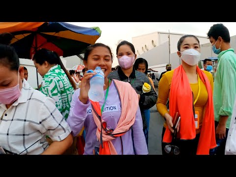Cambodian Factory Workers Real Life at Market - Phnom Penh Food Tour @Phsar Ekreach 1