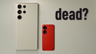 Are small phones REALLY dead?