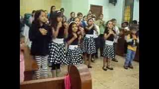 preview picture of video 'Sete Mergulhos no Jordão- Crianças Louvando a Deus-São Benedito da Cachoeirinha 29/09/2013'