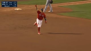 Christian Vázquez hits CLUTCH HOME-RUN to cut lead to 23