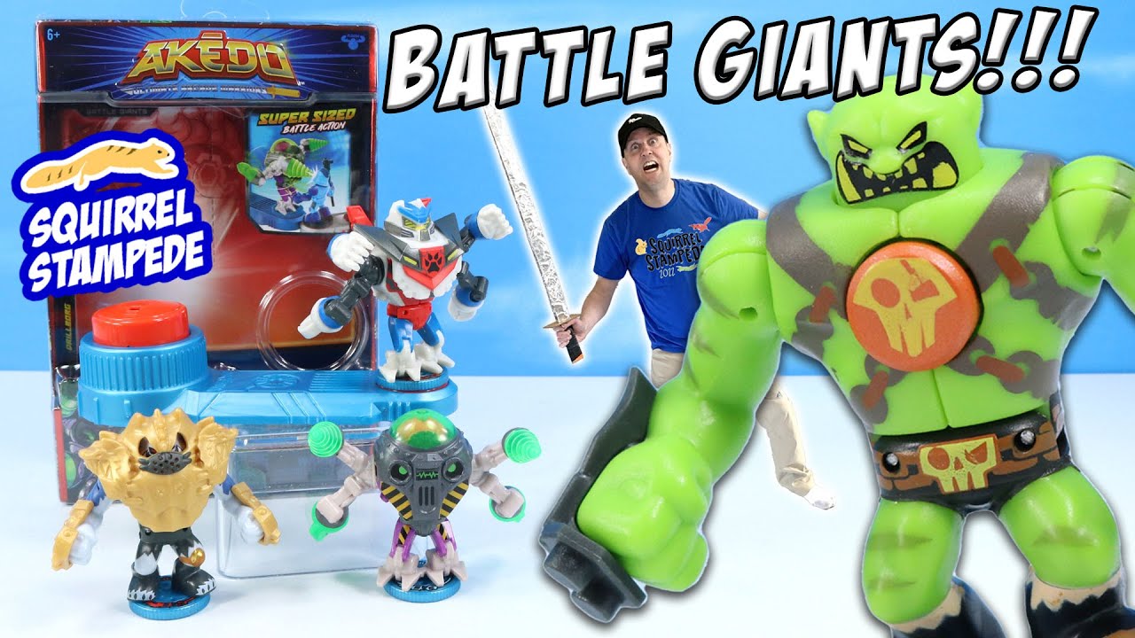 Akedo 14287 Ultimate Arcade Warriors Giants Mini Battling Action Figures Ready, Fight, Split Strike-Drillborg