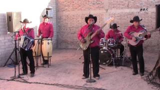 &#39;Chiquilla cariñosa&#39; al estilo de CORRECAMINOS DEL NORTE en 3 Grupero - Televisa Nov 2015