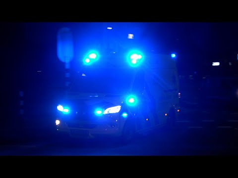 [2000ste video] A1, C. Miesen Ambulance 17-105 Schiedam naar melding in Vlaardingen