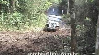 preview picture of video 'rolante-2 jeeps 2 jipeiros e 1 diferença....'