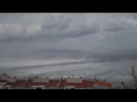 Rijeka: Orkanska Bura Na Moru