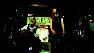 Josienne Clarke - "Dimming Of The Day" (Cover) @Power's Bar