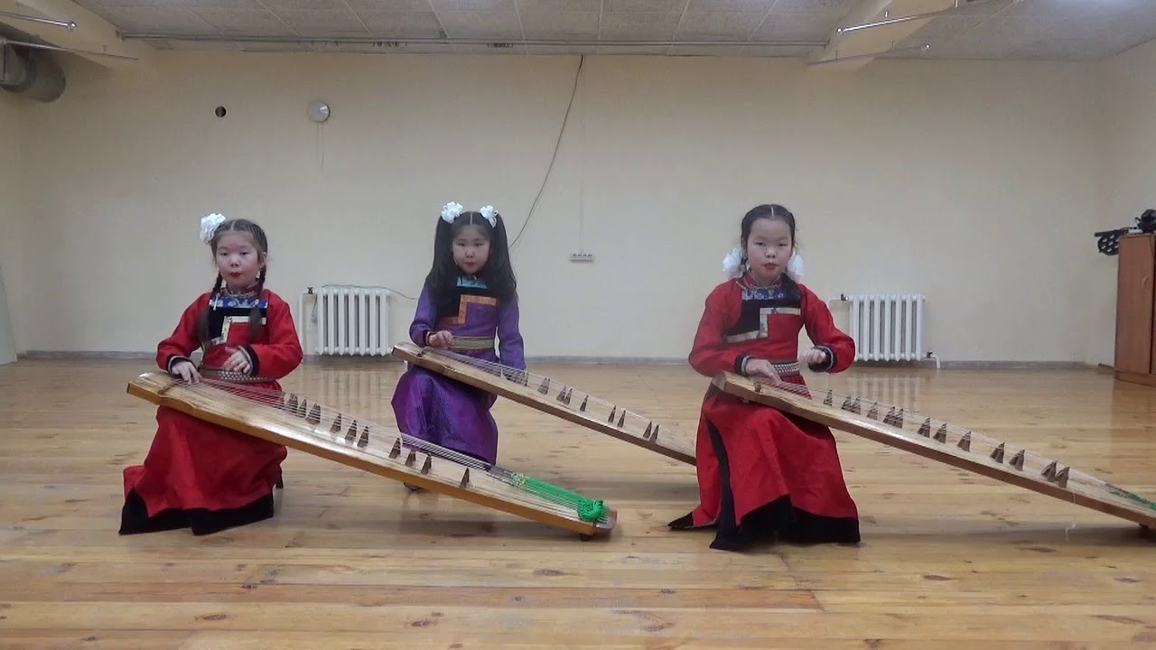 18. Базарова Анастасия Зориковна Дагбаева Сарюна Жаргаловна Мункуева Нарана Чингисовна - «Тоб, тоб, тобороб» («Топ, топ, топаем»)