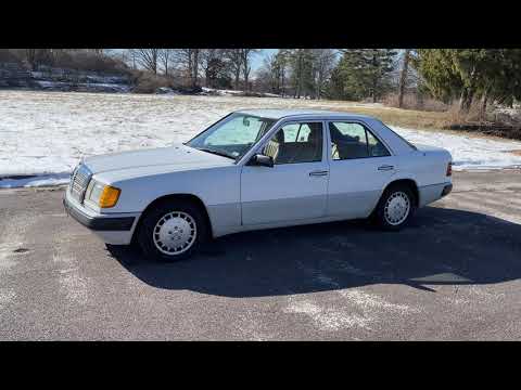 Thumbnail for 1992 Mercedes-Benz 300D Walkaround by Mercedes-Benz 300