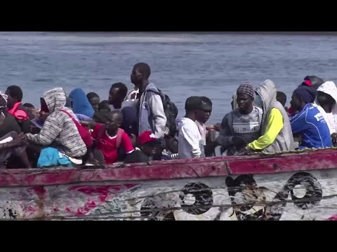 塞內加爾移民發誓要再次駛向歐洲。 (Senegalese migrants vow to sail to Europe again)