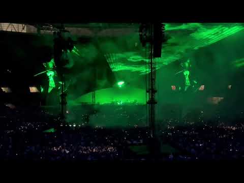 COLDPLAY LIVE AT WEMBLEY (13/08/22)- CLOCKS