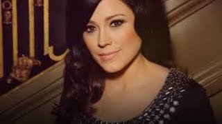 &quot;Hands to the Heavens&quot; Kari Jobe lyrics