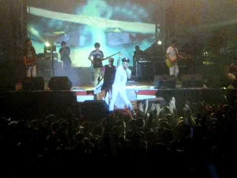 TOLBANDTOL - Wanita Jinak Merpati @Central Parkir (Pre Launching Alb.We All Dancer) 2011